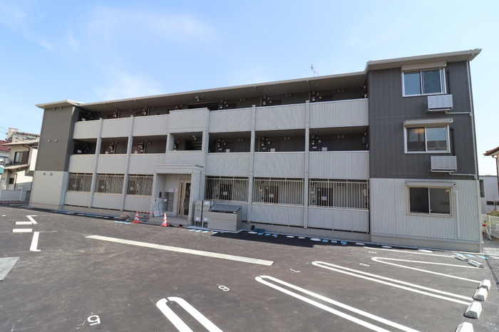 【ルミナス大和町】/ 岡山市北区大和町１丁目 / 法界院駅 / １K / 落ち着いた街並みに、毎日を心地よくする便利さをプラス