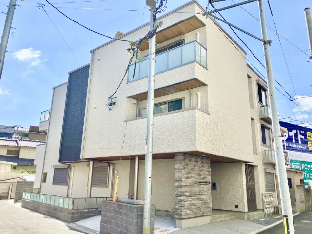 【シャーメゾン鹿田本町】/ 岡山市北区鹿田本町 / 大元駅 / 2K /上質さと安心が叶う、築浅シャーメゾンライフ