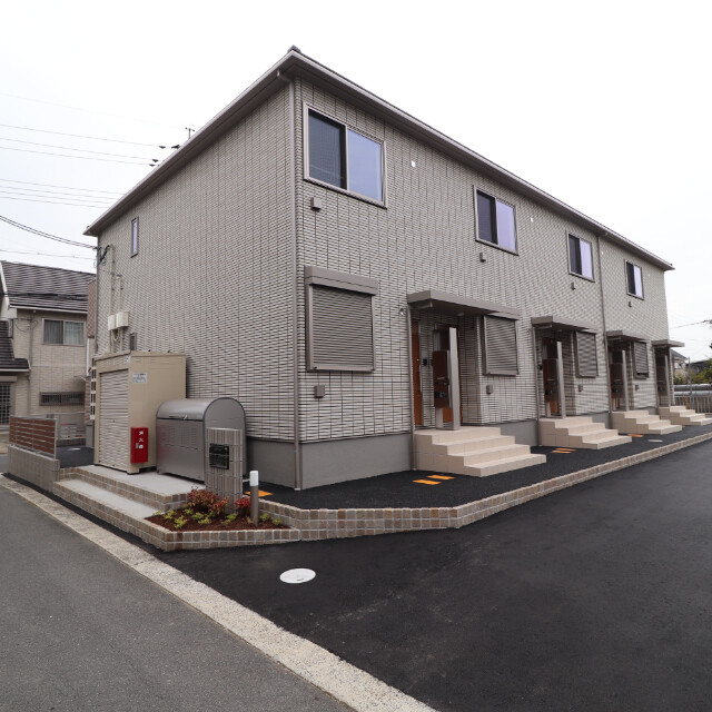 【カーサ　リヒト　Ⅱ】/ 岡山市北区北方3丁目 / 法界院駅 / 1LDK / 明るさと機能美が調和する、理想の暮らし空間。